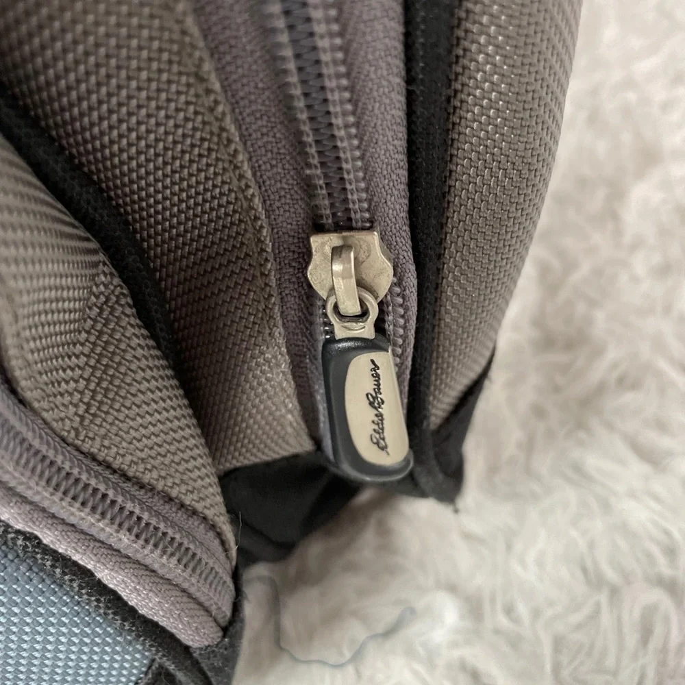 Eddie Bauer diaper bag with many pockets. Duffel.